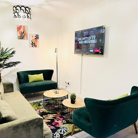 雷德布里奇5Br House, Free Parking Offa12, Contractor, Big Families, Relocation别墅 外观 照片