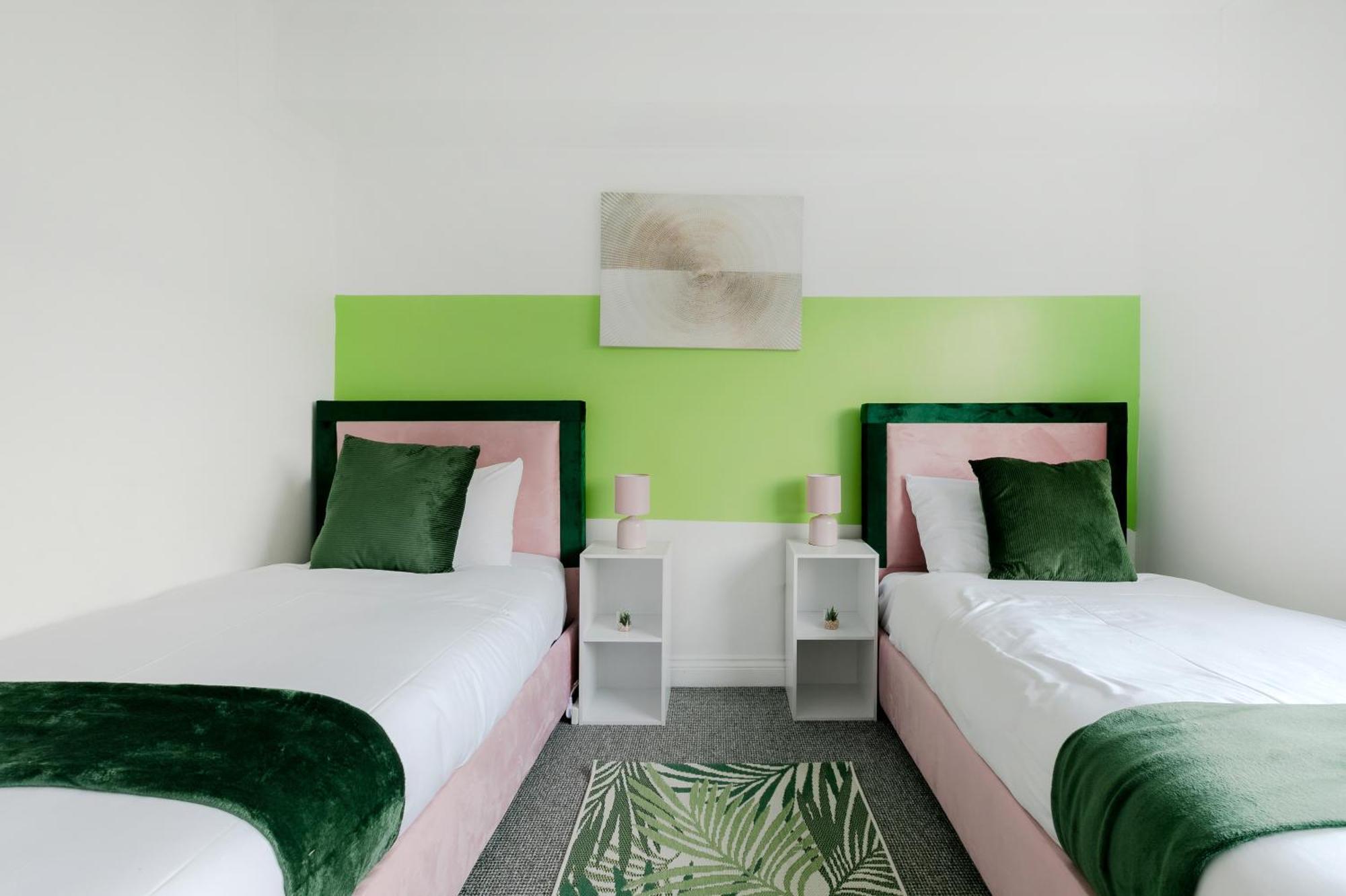 雷德布里奇5Br House, Free Parking Offa12, Contractor, Big Families, Relocation别墅 外观 照片