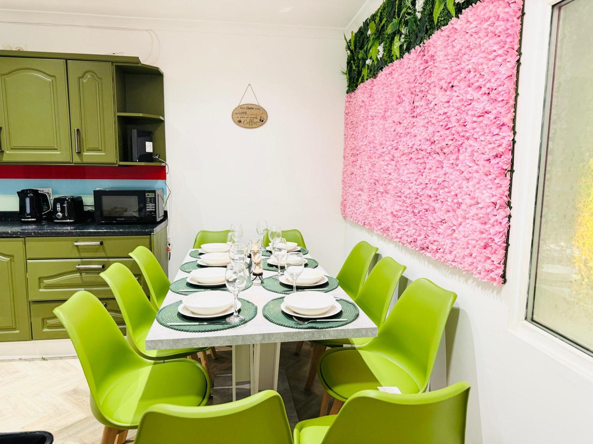 雷德布里奇5Br House, Free Parking Offa12, Contractor, Big Families, Relocation别墅 外观 照片