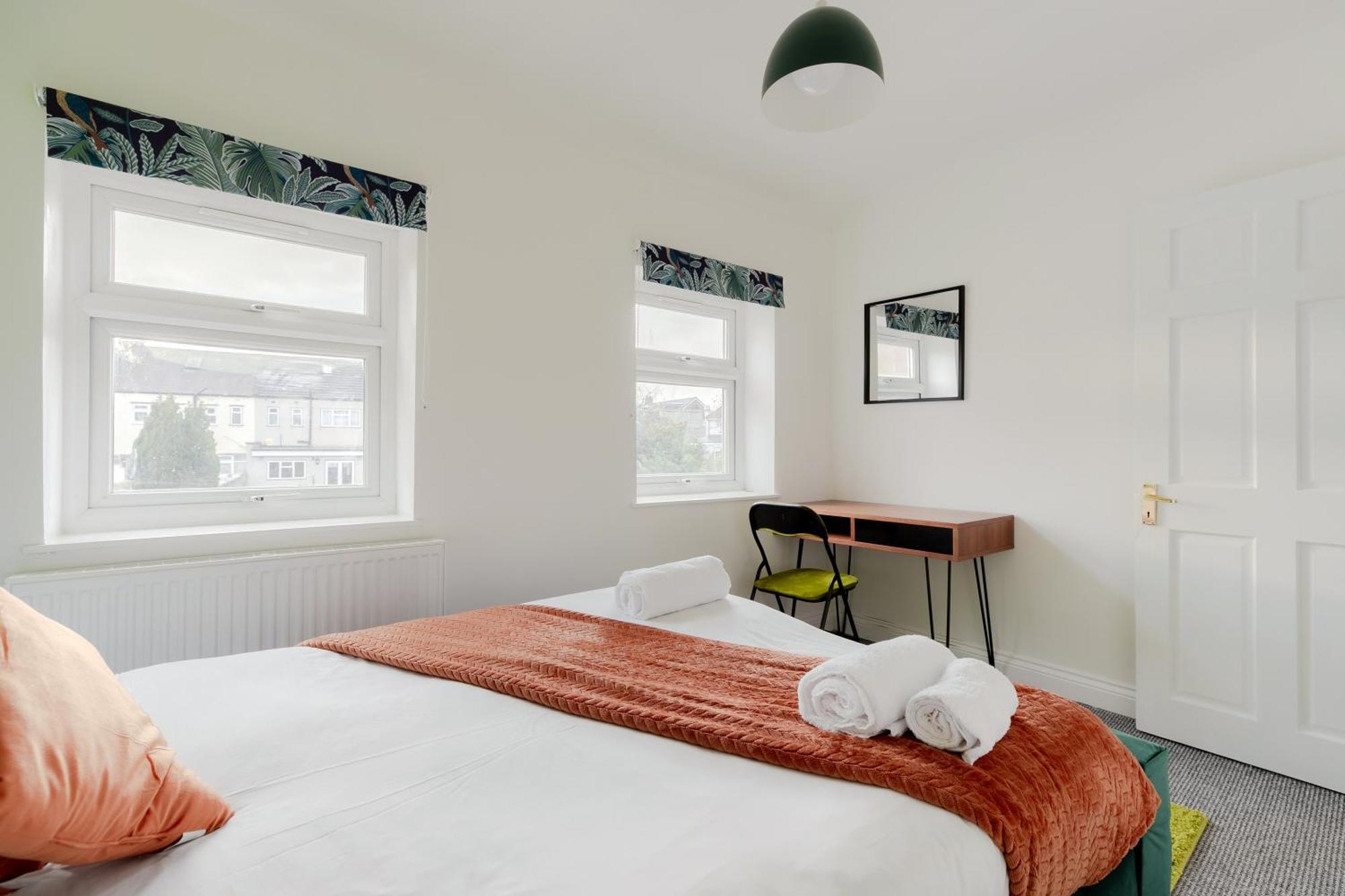 雷德布里奇5Br House, Free Parking Offa12, Contractor, Big Families, Relocation别墅 外观 照片
